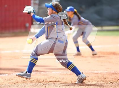 Thumbnail 2 in Sahuarita vs. Bourgade Catholic photogallery.