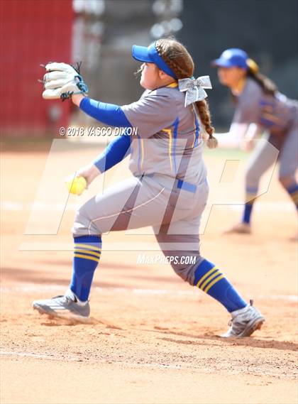 Thumbnail 2 in Sahuarita vs. Bourgade Catholic photogallery.