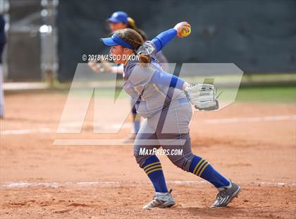 Thumbnail 2 in Sahuarita vs. Bourgade Catholic photogallery.
