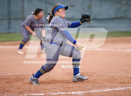 Thumbnail 1 in Sahuarita vs. Bourgade Catholic photogallery.