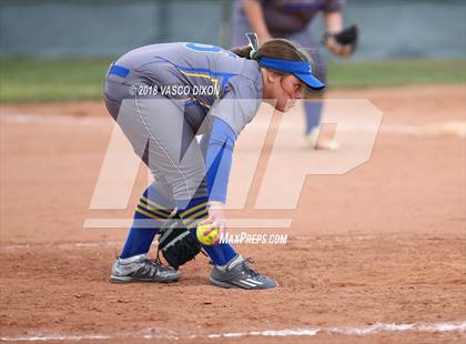 Thumbnail 2 in Sahuarita vs. Bourgade Catholic photogallery.