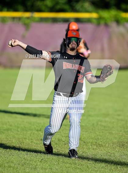 Thumbnail 2 in McKeel Academy vs. Lake Wales photogallery.