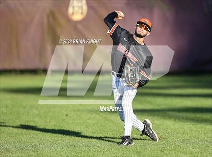 Thumbnail 2 in McKeel Academy vs. Lake Wales photogallery.