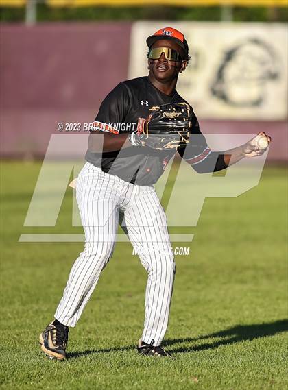 Thumbnail 2 in McKeel Academy vs. Lake Wales photogallery.