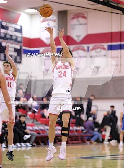 Thumbnail 3 in San Clemente vs Los Alamitos (Orange County North/South Challenge) photogallery.
