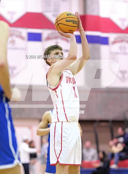 Thumbnail 1 in San Clemente vs Los Alamitos (Orange County North/South Challenge) photogallery.