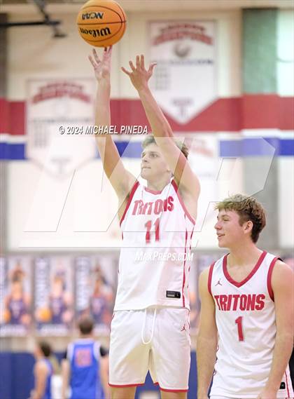 Thumbnail 2 in San Clemente vs Los Alamitos (Orange County North/South Challenge) photogallery.
