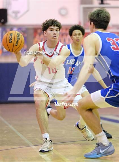 Thumbnail 2 in San Clemente vs Los Alamitos (Orange County North/South Challenge) photogallery.