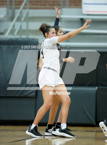 Thumbnail 1 in MacArthur vs Mansfield photogallery.