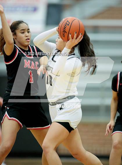 Thumbnail 2 in MacArthur vs Mansfield photogallery.