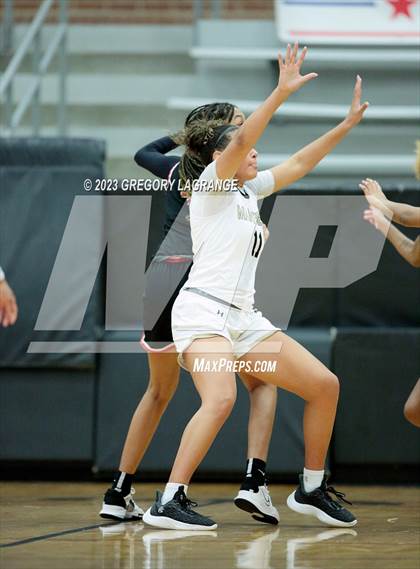 Thumbnail 2 in MacArthur vs Mansfield photogallery.