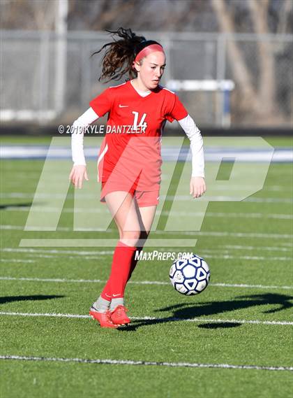 Thumbnail 2 in St. Thomas Aquinas vs Carondelet (National Elite Prep Showcase) photogallery.