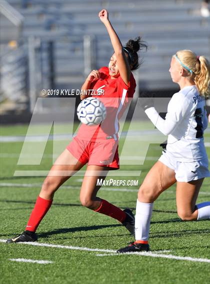 Thumbnail 3 in St. Thomas Aquinas vs Carondelet (National Elite Prep Showcase) photogallery.