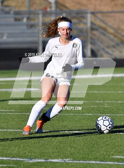 Thumbnail 2 in St. Thomas Aquinas vs Carondelet (National Elite Prep Showcase) photogallery.