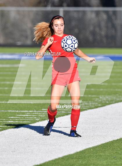 Thumbnail 3 in St. Thomas Aquinas vs Carondelet (National Elite Prep Showcase) photogallery.