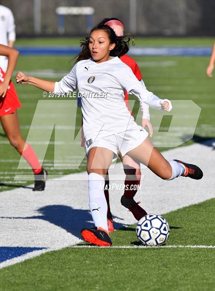 Thumbnail 3 in St. Thomas Aquinas vs Carondelet (National Elite Prep Showcase) photogallery.