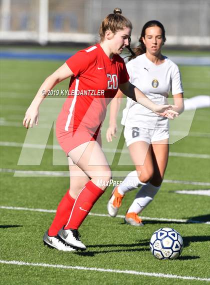 Thumbnail 3 in St. Thomas Aquinas vs Carondelet (National Elite Prep Showcase) photogallery.