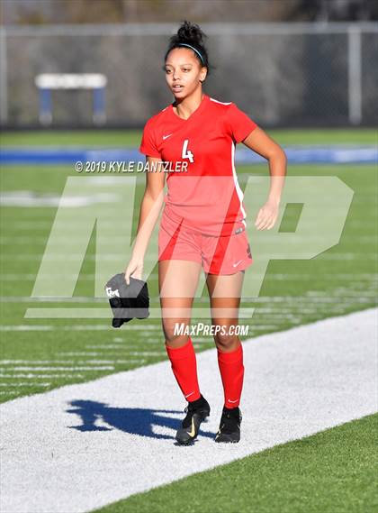Thumbnail 2 in St. Thomas Aquinas vs Carondelet (National Elite Prep Showcase) photogallery.