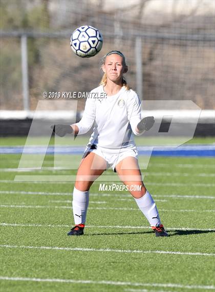Thumbnail 3 in St. Thomas Aquinas vs Carondelet (National Elite Prep Showcase) photogallery.