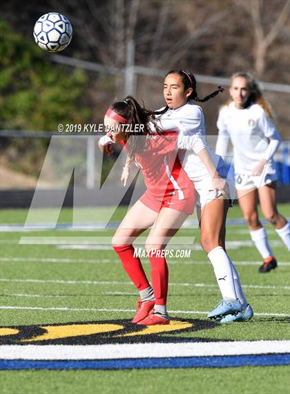 Thumbnail 1 in St. Thomas Aquinas vs Carondelet (National Elite Prep Showcase) photogallery.