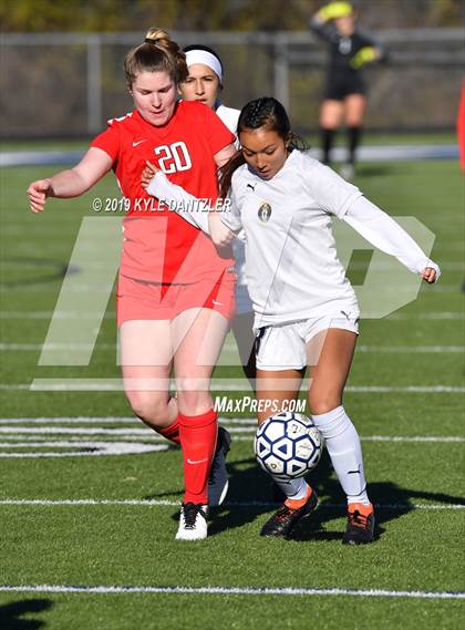 Thumbnail 1 in St. Thomas Aquinas vs Carondelet (National Elite Prep Showcase) photogallery.