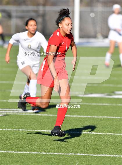 Thumbnail 1 in St. Thomas Aquinas vs Carondelet (National Elite Prep Showcase) photogallery.
