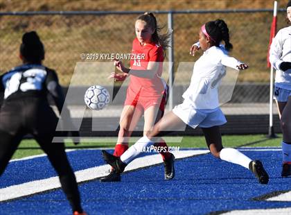 Thumbnail 1 in St. Thomas Aquinas vs Carondelet (National Elite Prep Showcase) photogallery.