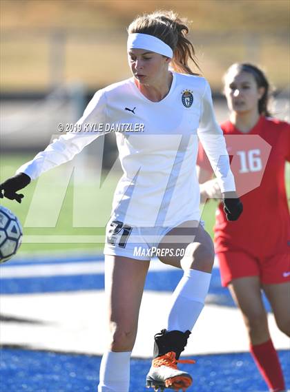 Thumbnail 2 in St. Thomas Aquinas vs Carondelet (National Elite Prep Showcase) photogallery.
