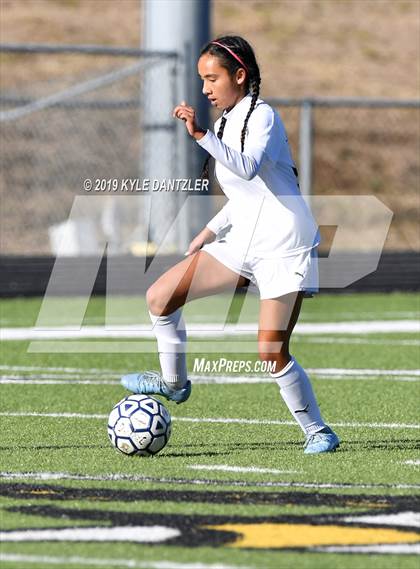 Thumbnail 2 in St. Thomas Aquinas vs Carondelet (National Elite Prep Showcase) photogallery.
