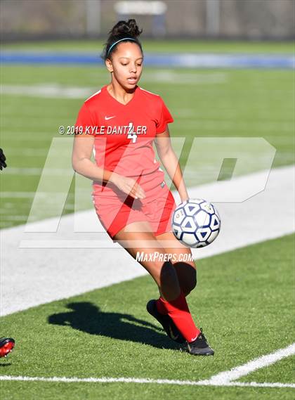 Thumbnail 1 in St. Thomas Aquinas vs Carondelet (National Elite Prep Showcase) photogallery.