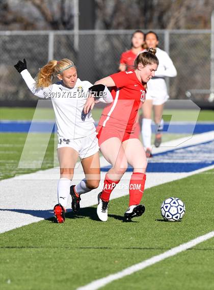 Thumbnail 1 in St. Thomas Aquinas vs Carondelet (National Elite Prep Showcase) photogallery.