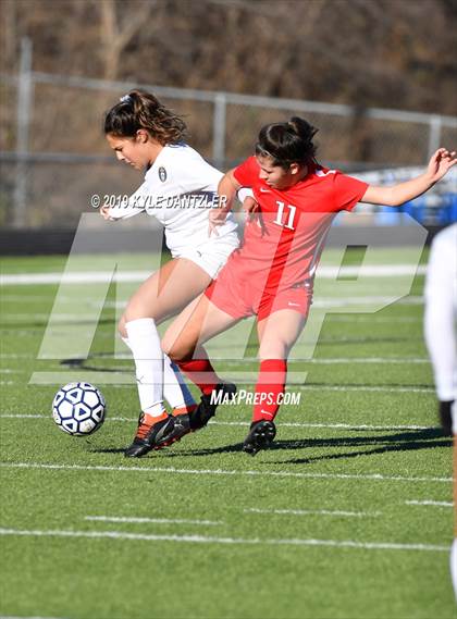 Thumbnail 3 in St. Thomas Aquinas vs Carondelet (National Elite Prep Showcase) photogallery.