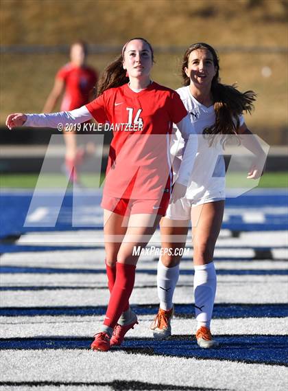 Thumbnail 2 in St. Thomas Aquinas vs Carondelet (National Elite Prep Showcase) photogallery.