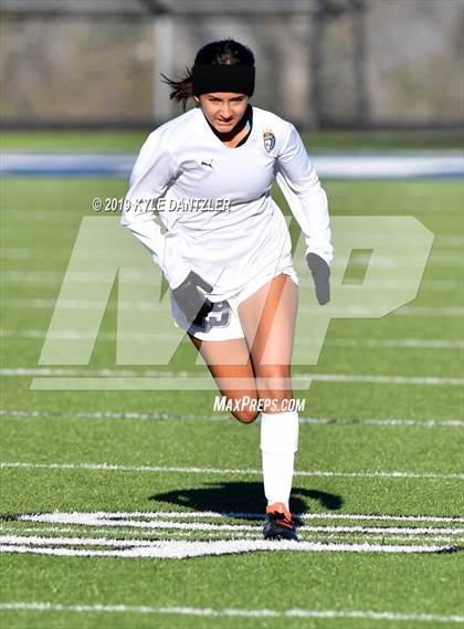 Thumbnail 3 in St. Thomas Aquinas vs Carondelet (National Elite Prep Showcase) photogallery.