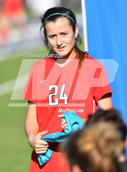 Thumbnail 2 in St. Thomas Aquinas vs Carondelet (National Elite Prep Showcase) photogallery.