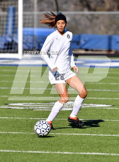 Thumbnail 3 in St. Thomas Aquinas vs Carondelet (National Elite Prep Showcase) photogallery.