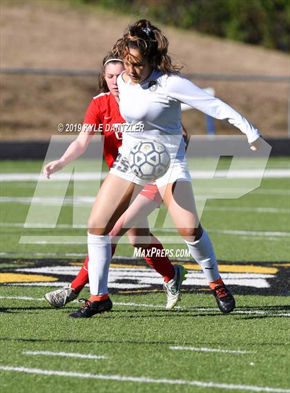 Thumbnail 2 in St. Thomas Aquinas vs Carondelet (National Elite Prep Showcase) photogallery.