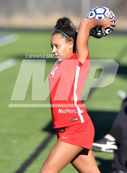 Thumbnail 2 in St. Thomas Aquinas vs Carondelet (National Elite Prep Showcase) photogallery.