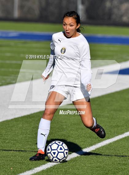 Thumbnail 2 in St. Thomas Aquinas vs Carondelet (National Elite Prep Showcase) photogallery.