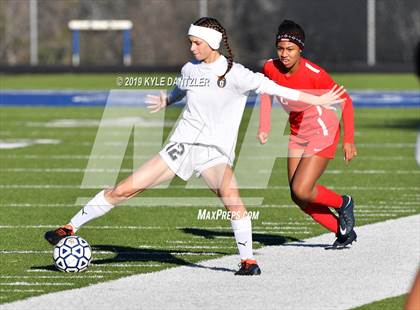 Thumbnail 1 in St. Thomas Aquinas vs Carondelet (National Elite Prep Showcase) photogallery.
