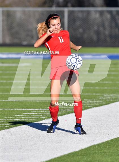 Thumbnail 2 in St. Thomas Aquinas vs Carondelet (National Elite Prep Showcase) photogallery.