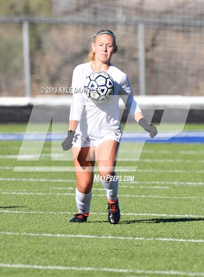 Thumbnail 1 in St. Thomas Aquinas vs Carondelet (National Elite Prep Showcase) photogallery.