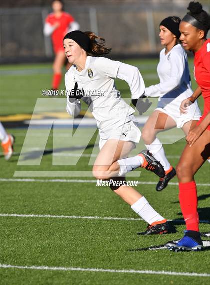 Thumbnail 3 in St. Thomas Aquinas vs Carondelet (National Elite Prep Showcase) photogallery.