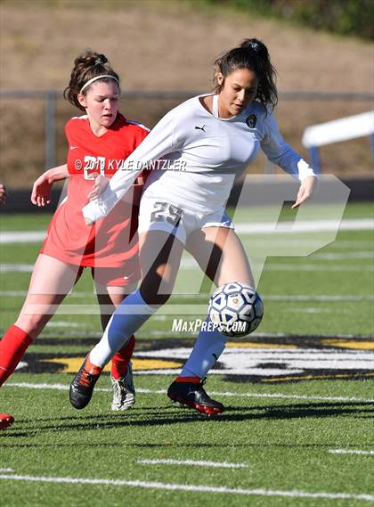 Thumbnail 1 in St. Thomas Aquinas vs Carondelet (National Elite Prep Showcase) photogallery.