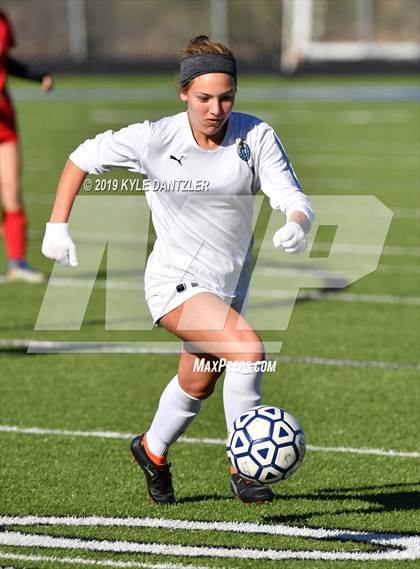 Thumbnail 3 in St. Thomas Aquinas vs Carondelet (National Elite Prep Showcase) photogallery.