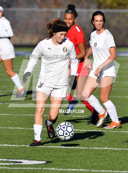 Thumbnail 2 in St. Thomas Aquinas vs Carondelet (National Elite Prep Showcase) photogallery.