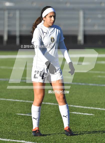 Thumbnail 3 in St. Thomas Aquinas vs Carondelet (National Elite Prep Showcase) photogallery.