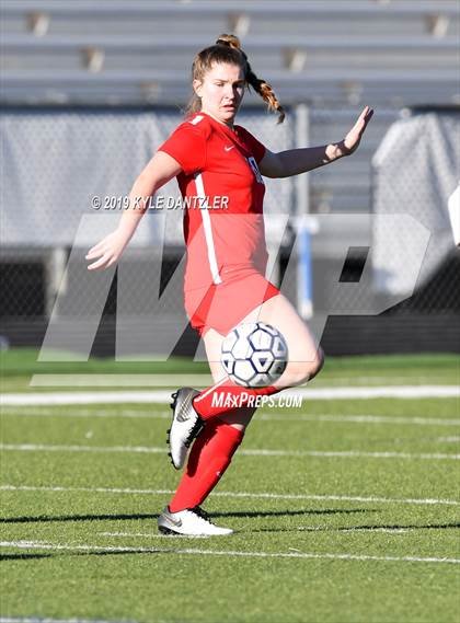 Thumbnail 3 in St. Thomas Aquinas vs Carondelet (National Elite Prep Showcase) photogallery.