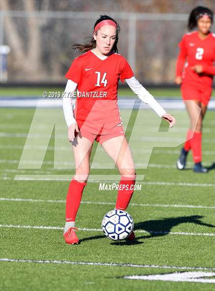 Thumbnail 3 in St. Thomas Aquinas vs Carondelet (National Elite Prep Showcase) photogallery.