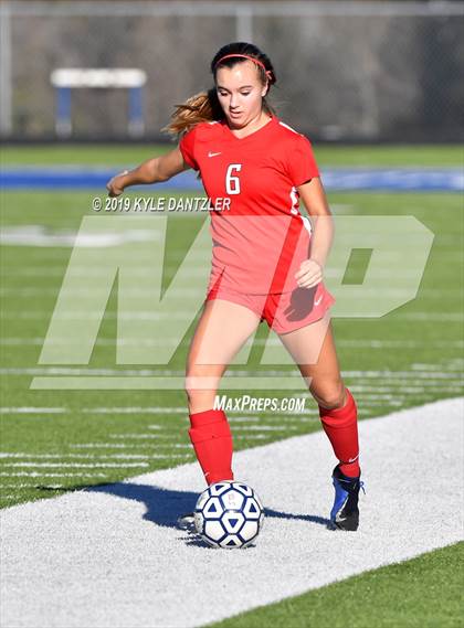 Thumbnail 2 in St. Thomas Aquinas vs Carondelet (National Elite Prep Showcase) photogallery.